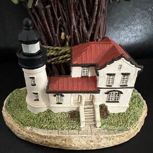 Admiralty Head Washington #101 Harbour Lights Statuette 1991yr